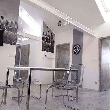 8x8 Tetőtér Apartman Szeged Exterior foto