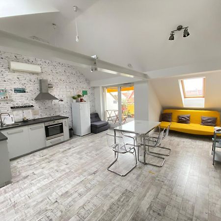 8x8 Tetőtér Apartman Szeged Exterior foto